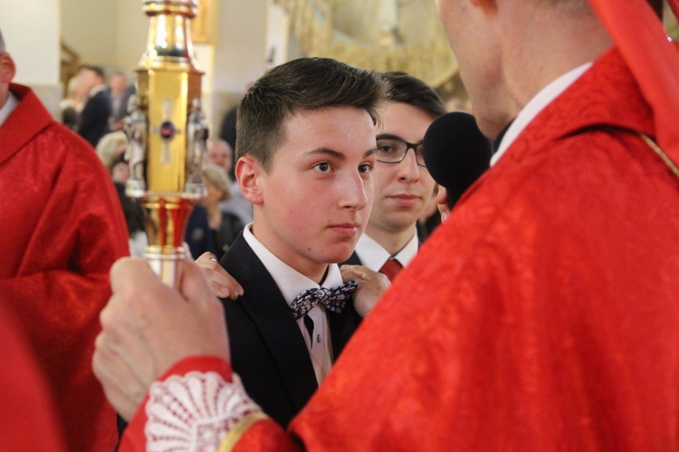 Bierzmowanie w kościele św. Heleny w Nowym Sączu