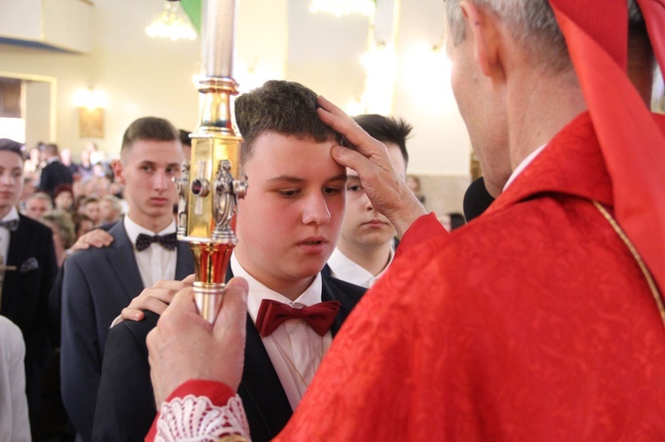 Bierzmowanie w kościele św. Heleny w Nowym Sączu