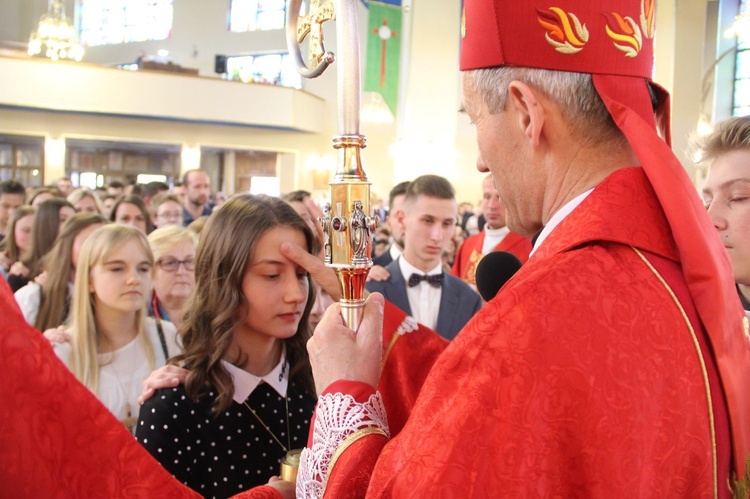 Bierzmowanie w kościele św. Heleny w Nowym Sączu