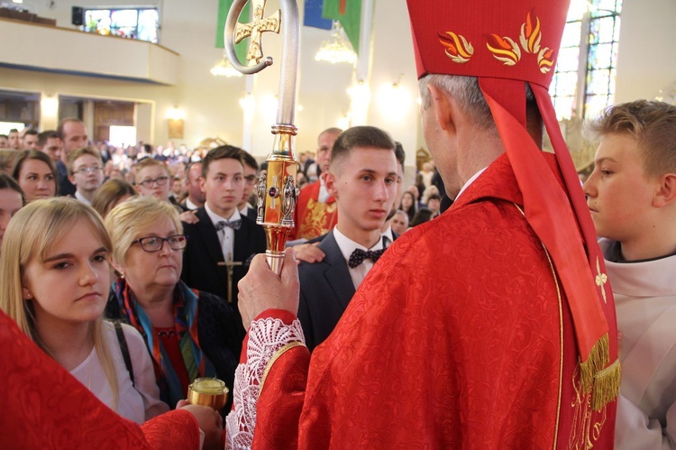 Bierzmowanie w kościele św. Heleny w Nowym Sączu