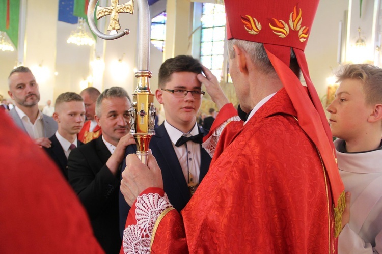 Bierzmowanie w kościele św. Heleny w Nowym Sączu