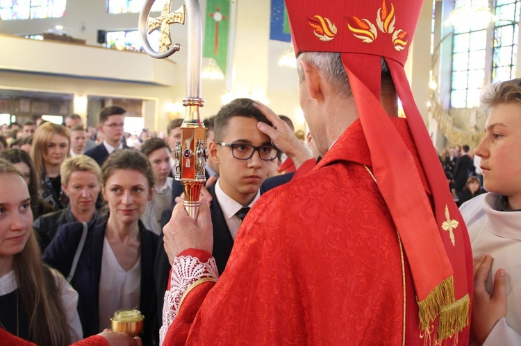 Bierzmowanie w kościele św. Heleny w Nowym Sączu