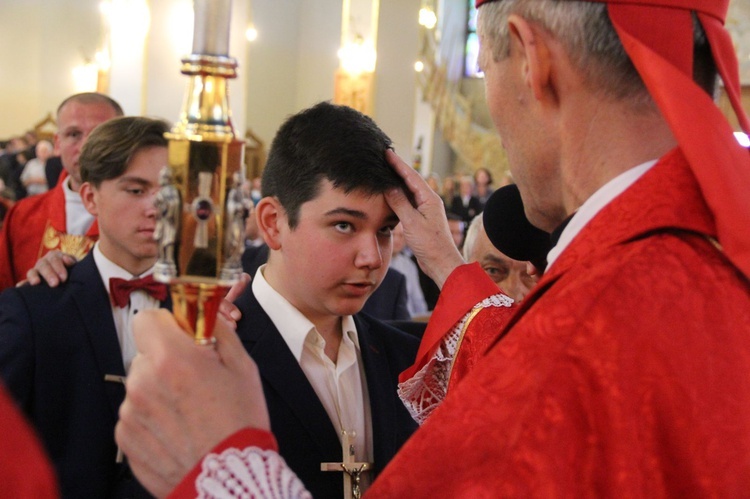 Bierzmowanie w kościele św. Heleny w Nowym Sączu