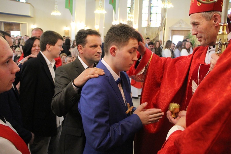 Bierzmowanie w kościele św. Heleny w Nowym Sączu