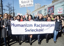 Demonstracje, naciski, ataki – to arsenał lewicy kontrastujący z głoszonym hasłem tolerancji.