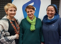 Od lewej: Ewa Zakrzewska, Agnieszka Napiórkowska i s. Alicja Świerczek zapraszają wszystkie panie na VI DPK.
