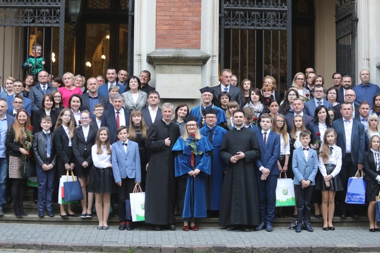 Uczniowie z Gilowic na gali w Collegium Novum UJ w Krakowie - 2019