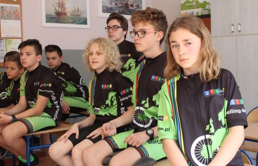 Wyprawa rowerowa - jadą dla seniorów  