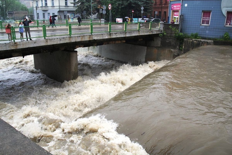 Alarm przeciwpowodziowy: Białka w centrum Bielska-Białej - 23 maja 2019 r.