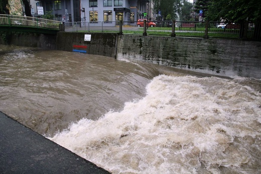 Alarm przeciwpowodziowy: Białka w centrum Bielska-Białej - 23 maja 2019 r.