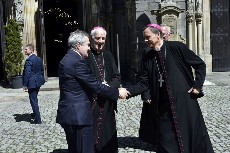 Wicepremier Gliński w świdnickiej katedrze
