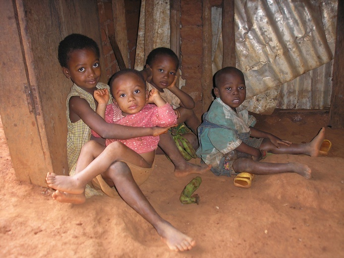 Polska Fundacja dla Afryki chce zbudować dom dziecka w Kamerunie