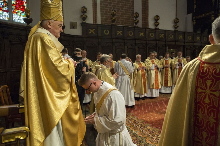 19 nowych kapłanów archidiecezji warszawskiej