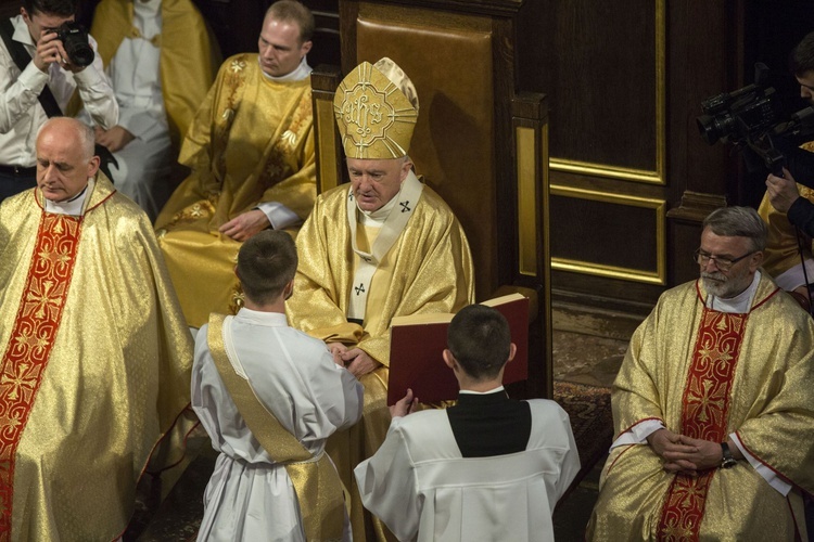 19 nowych kapłanów archidiecezji warszawskiej