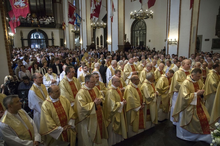 19 nowych kapłanów archidiecezji warszawskiej