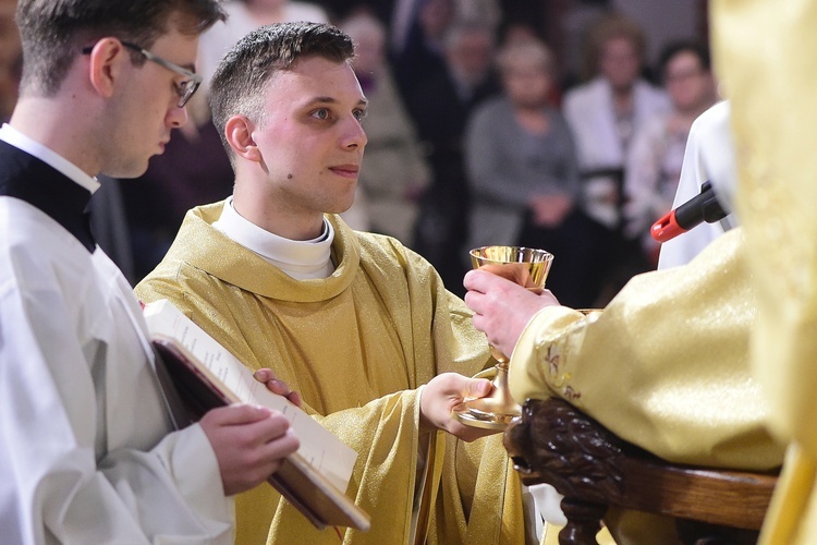 Święcenia prezbiteratu w konkatedrze św. Jakuba w Olsztynie