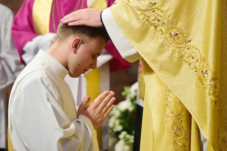 Święcenia prezbiteratu w konkatedrze św. Jakuba w Olsztynie