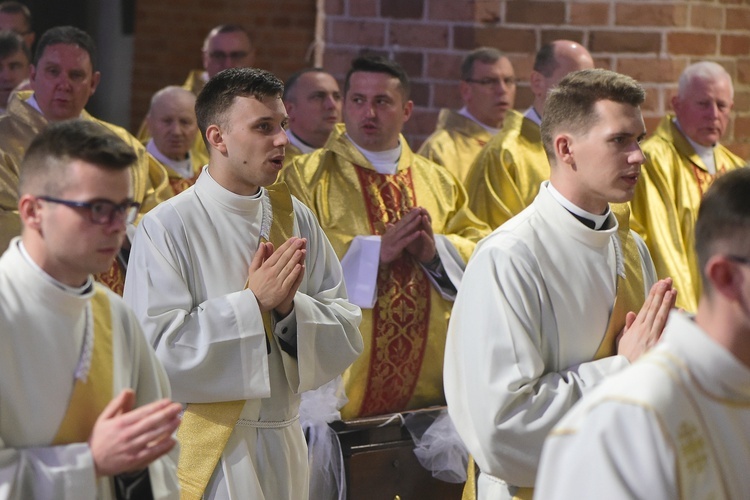 Święcenia prezbiteratu w konkatedrze św. Jakuba w Olsztynie