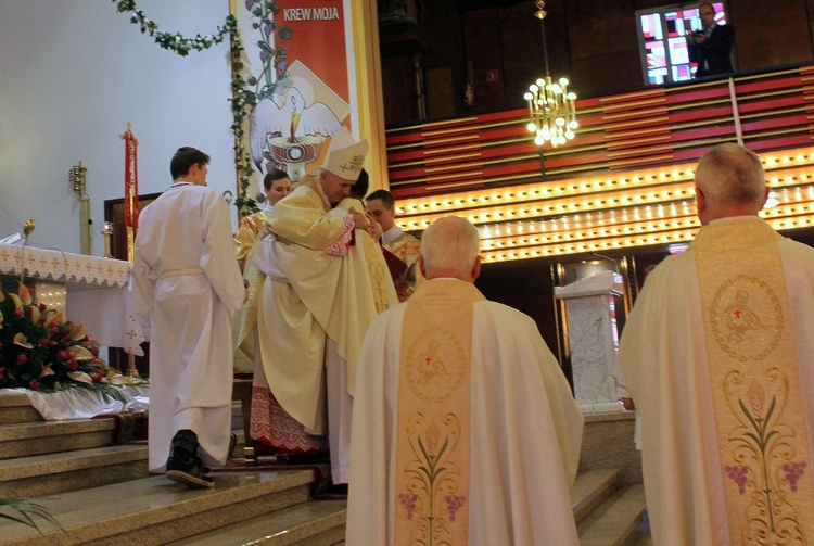 Święcenia kapłańskie u kamilianów 