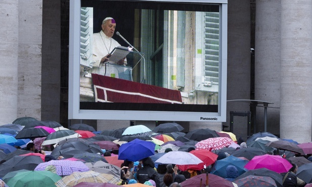 Franciszek: Kościół musi słuchać Ducha Świętego i być wolnym od więzi doczesnych