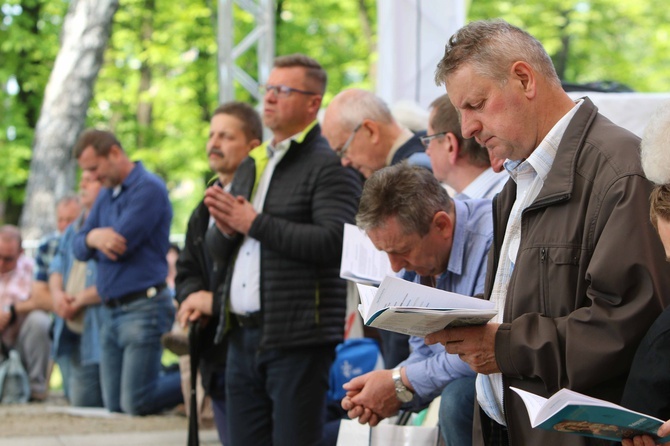 Pielgrzymka Piekarska, część 4 - nabożeństwo majowe