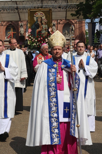 Pielgrzymka Piekarska, część 4 - nabożeństwo majowe