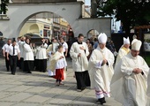 Opole. Przeniesienie do katedry ciała śp. biskupa Jana Bagińskiego