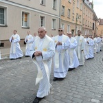 Opole. Przeniesienie do katedry ciała śp. biskupa Jana Bagińskiego