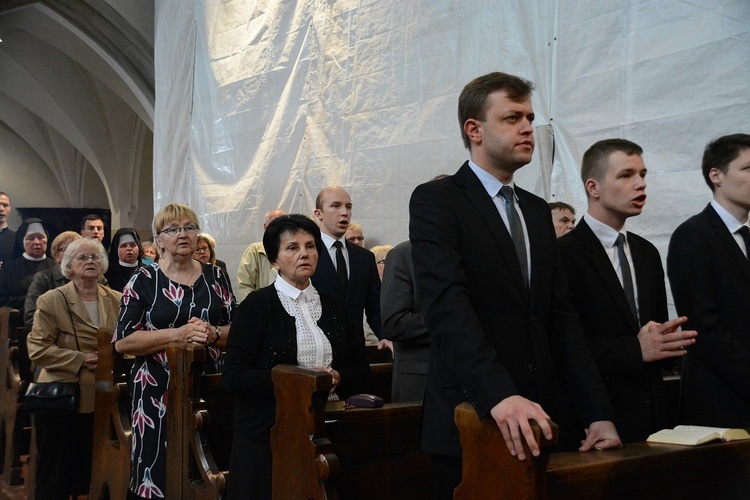 Opole. Msza św. za zmarłego biskupa Jana Bagińskiego