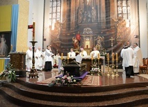 Opole. Msza św. za zmarłego biskupa Jana Bagińskiego
