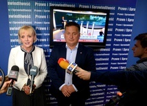 Wyborcom za udział w wyborach oraz sztabowcom i rzeszom wolontariuszy za kampanię dziękuje Anna Kwiecień, kandydatka do PE z Okręgu nr 5 Mazowsze.
