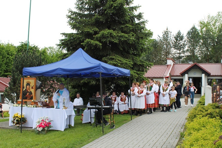 Majówka nad Stawem w Łąkcie