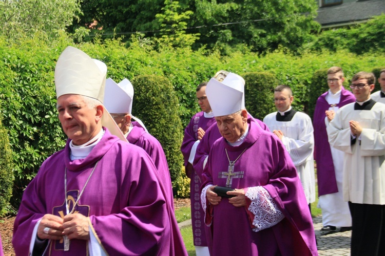 Uroczystość pogrzebowa biskupa Jana Bagińskiego