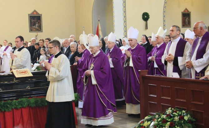 Uroczystość pogrzebowa biskupa Jana Bagińskiego