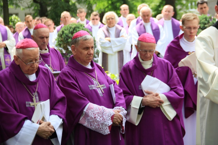 Uroczystość pogrzebowa biskupa Jana Bagińskiego