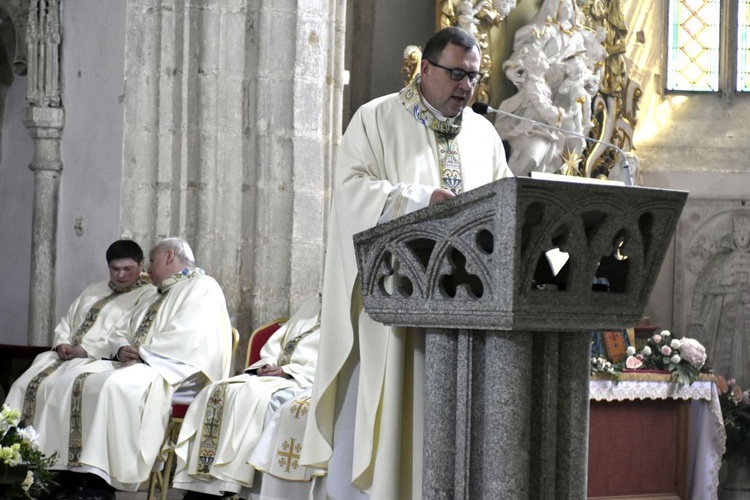 Prymicje. Jedne z dziesięciu