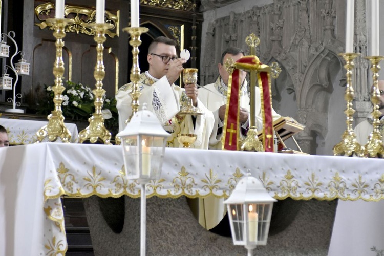 Prymicje. Jedne z dziesięciu