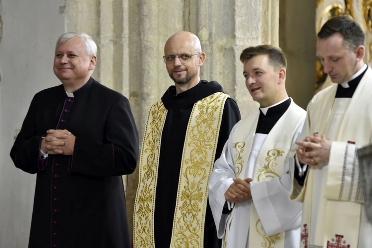 Prymicje. Jedne z dziesięciu