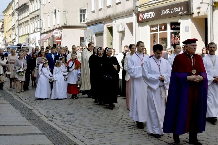 Prymicje. Jedne z dziesięciu