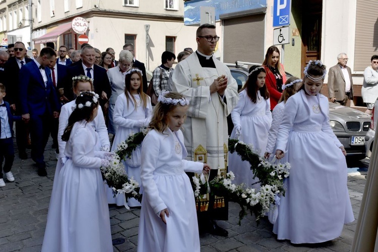 Prymicje. Jedne z dziesięciu