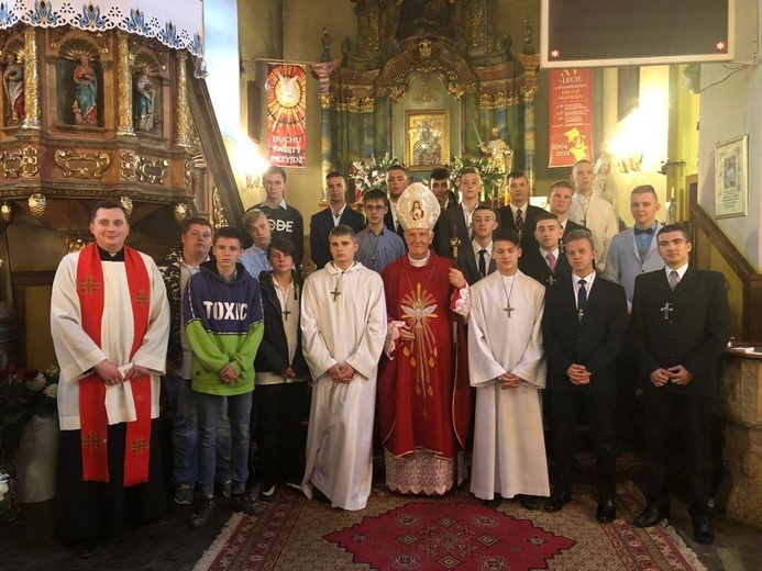 Wychowankowie MOW i MOS w Wałbrzychu przyjęli sakramenty