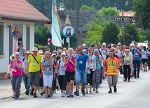 ◄	Ubiegłoroczna piesza pielgrzymka powołaniowa do Rokitna.
