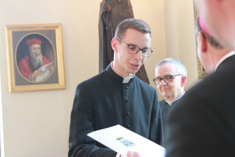 Pierwsze parafie neoprezbiterów