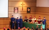 Abp Celestino Migliore z tytułem doktora honoris causa