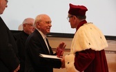 Abp Celestino Migliore z tytułem doktora honoris causa