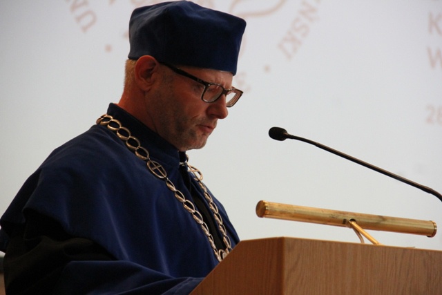 Abp Celestino Migliore z tytułem doktora honoris causa