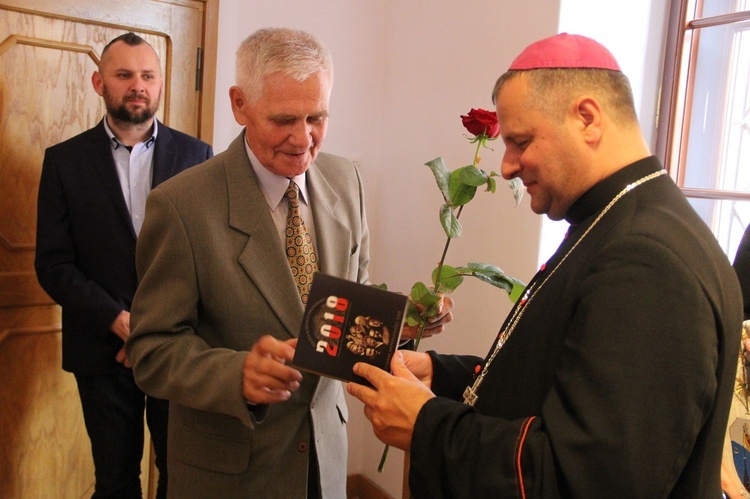 Tarnów. Jan Paweł II na monetach i medalach