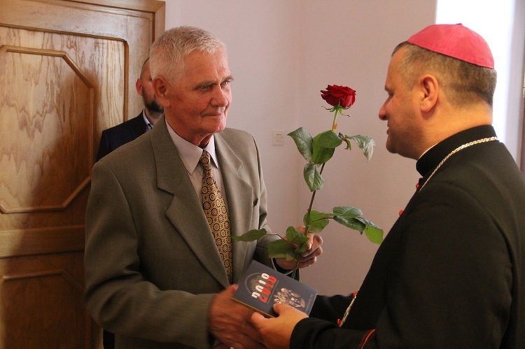 Tarnów. Jan Paweł II na monetach i medalach