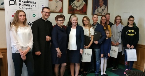 "Klara rozrabiara" i inne. Powstaje charytatywny krążek dla Afryki