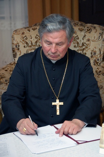 Złoty jubilat bp Henryk Tomasik